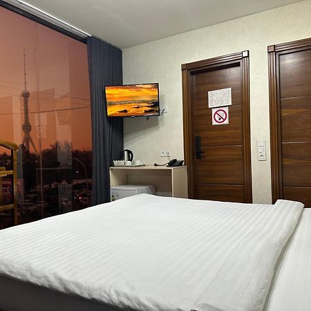 Friday Hotel Tashkent Ngoại thất bức ảnh