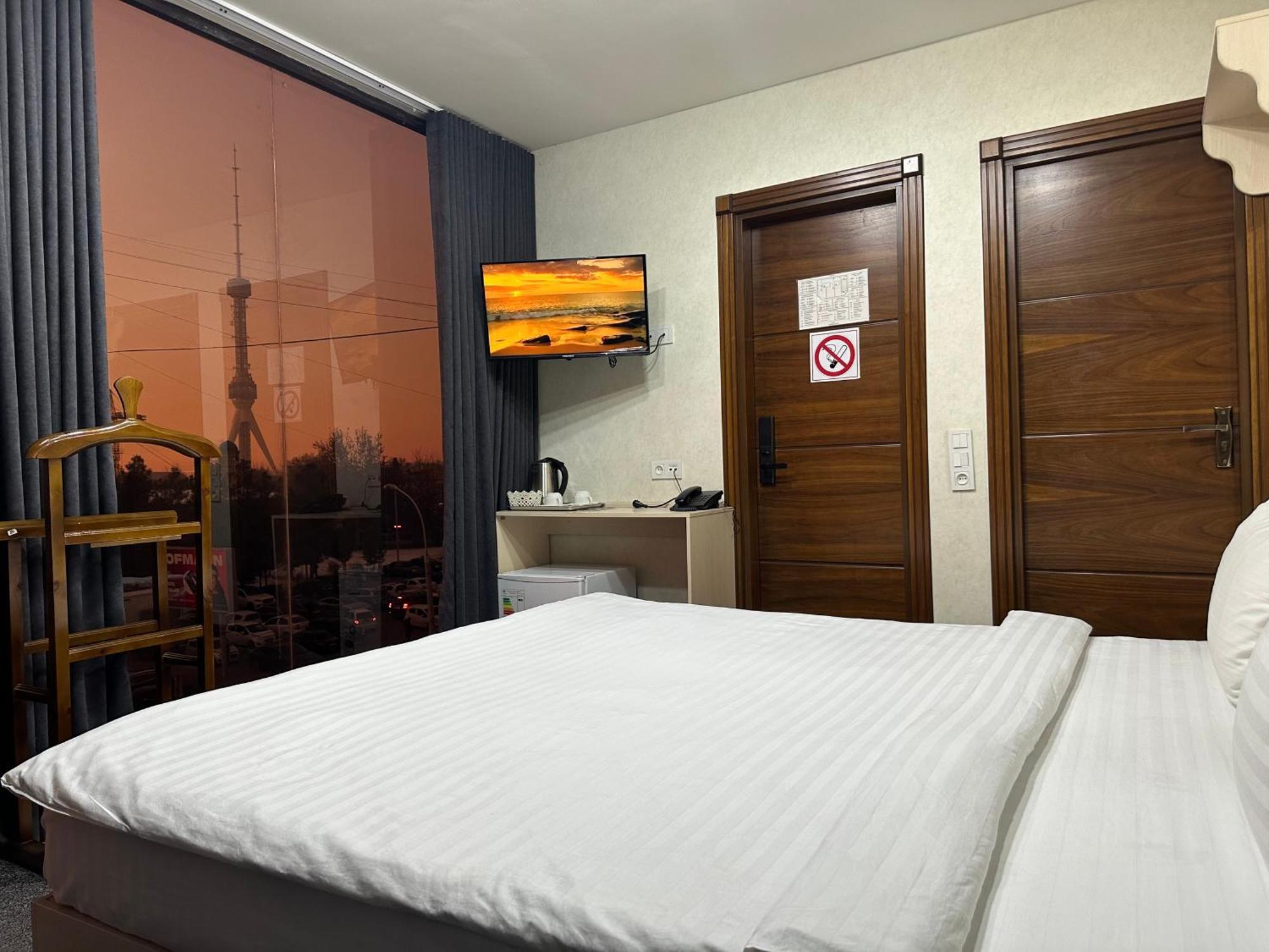 Friday Hotel Tashkent Ngoại thất bức ảnh