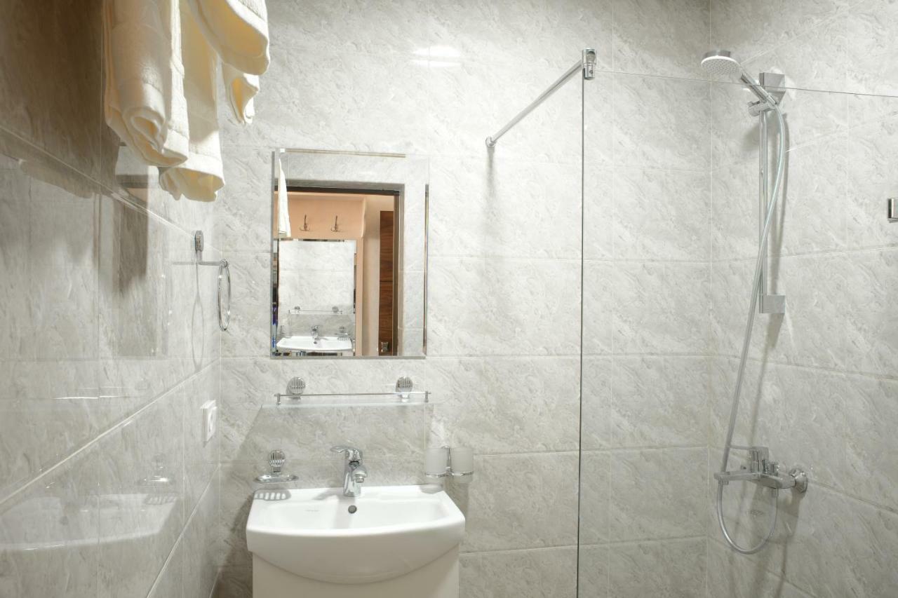Friday Hotel Tashkent Ngoại thất bức ảnh