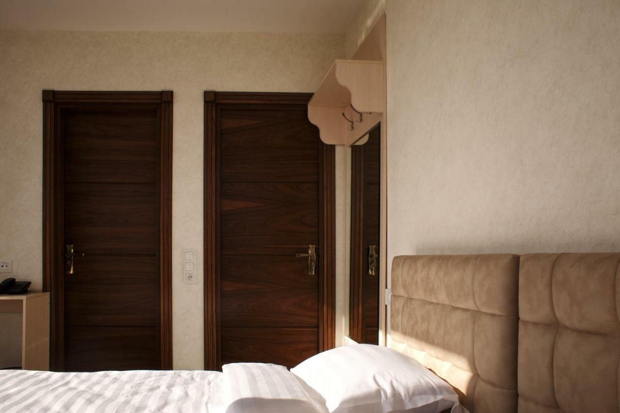 Friday Hotel Tashkent Ngoại thất bức ảnh
