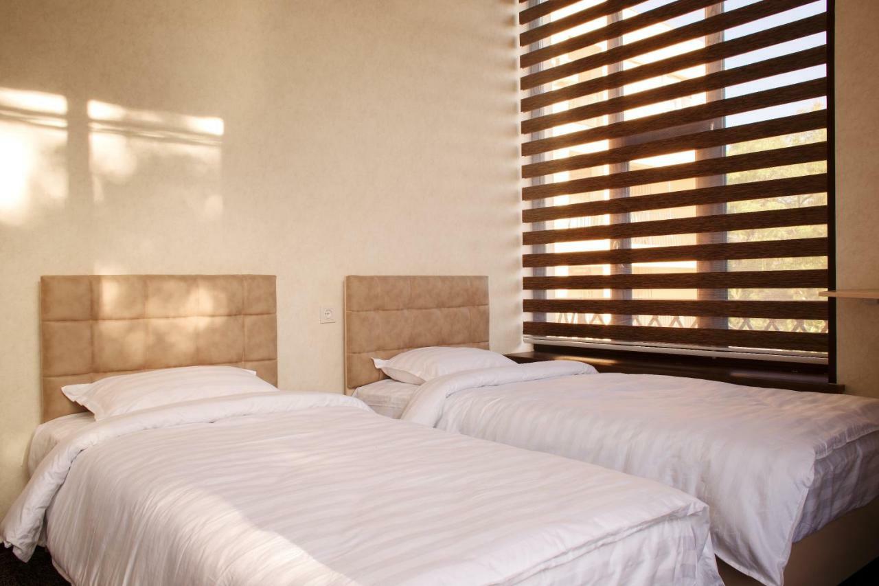 Friday Hotel Tashkent Ngoại thất bức ảnh
