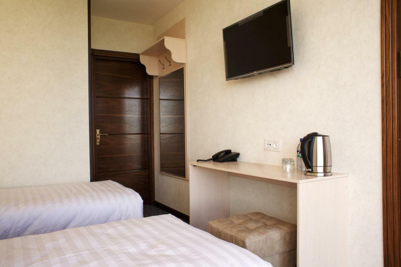 Friday Hotel Tashkent Ngoại thất bức ảnh